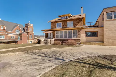 512 5th St, Jackson, MN 56143