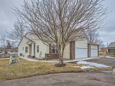 2442 Beech St W, Rosemount, MN 55068