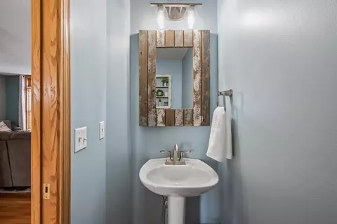 Bath - 1970 Wenz Ave, Chaska, MN 55318 photo 1 of 6