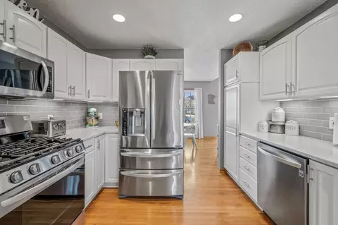Kitchen - 1970 Wenz Ave, Chaska, MN 55318 photo 4 of 5
