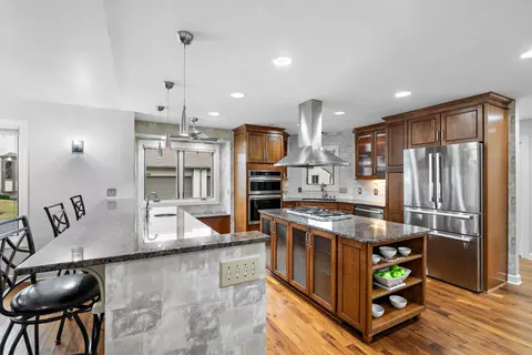 8477 Rice Lake Rd, Maple Grove, MN 55369