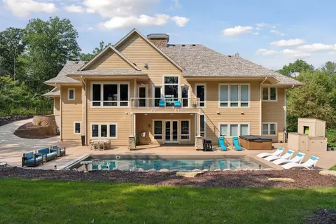 12381 Riverview Trl N, Stillwater, MN 55082