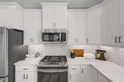 Kitchen - 20119 79th Pl, Corcoran, MN 55340 photo 4 of 5