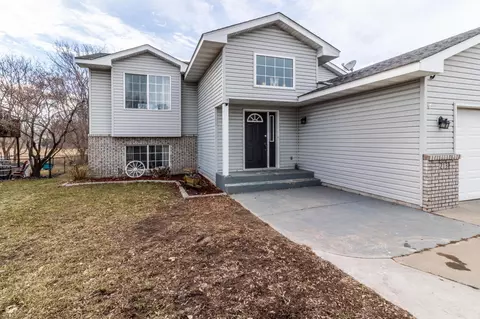 213 Sunwood Park Dr, Waite Park, MN 56387