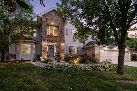 9711 Geisler Rd, Eden Prairie, MN 55347