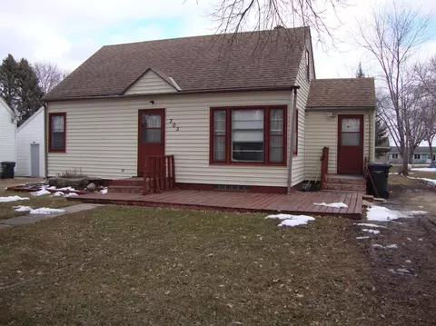 303 N 5th St, Kerkhoven, MN 56252