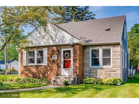 1621 Fernwood St, Saint Paul, MN 55108