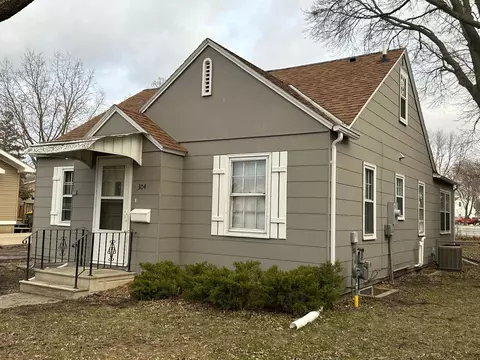304 N A St, Marshall, MN 56258 photo 2