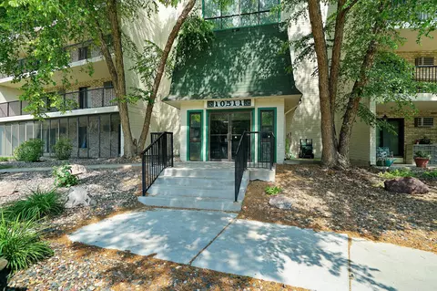 10511 Cedar Lake Rd #303, Minnetonka, MN 55305