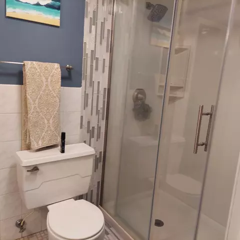 Bath - 4849 Hanover Rd, Mound, MN 55364 photo 3 of 10