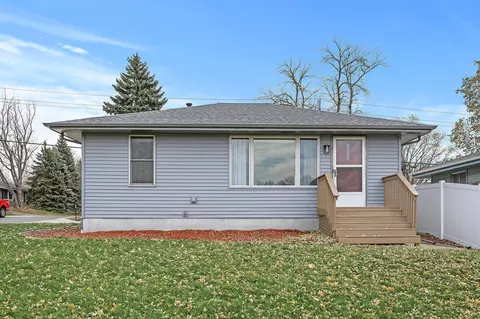 1820 Mendelssohn Ave N, Golden Valley, MN 55427