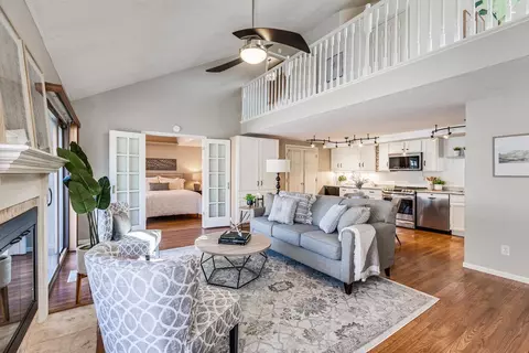 2216 Mayfair Rd, Golden Valley, MN 55427