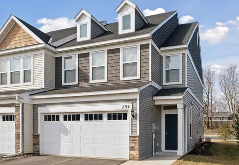 734 Maggie Way, Chanhassen, MN 55317