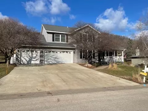 279 Valley Oaks Dr, Winona, MN 55987