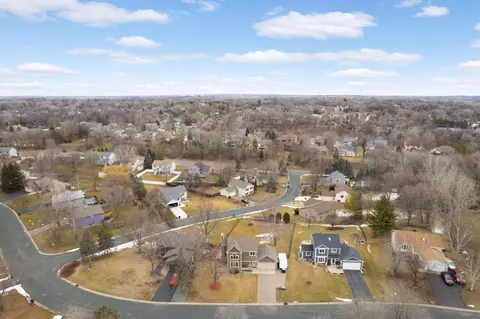 4032 Pennsylvania Ave, Eagan, MN 55123 photo 2