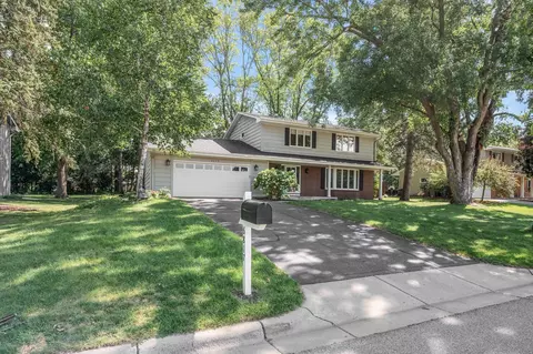 6817 Saint Patricks Ln, Edina, MN 55439