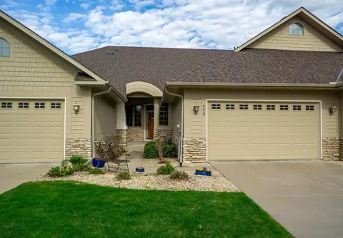 9423 Libby Ln, Eden Prairie, MN 55347