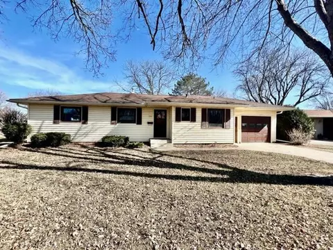 325 Galles Dr, Redwood Falls, MN 56283