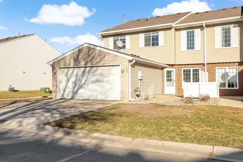 1207 Heather Ln, Waconia, MN 55387