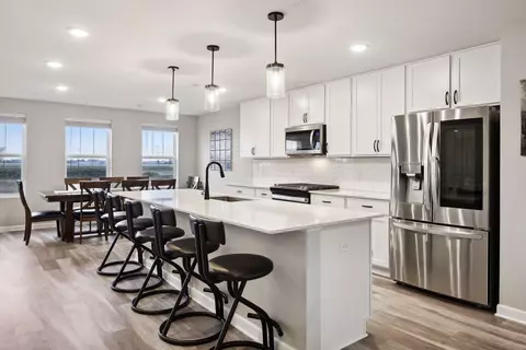 2523 Paddock Path, Shakopee, MN 55379