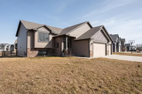 2349 Starburst Dr SW, Rochester, MN 55902