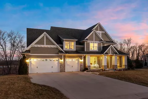 7061 Mill Creek Ln, Excelsior, MN 55331