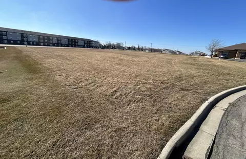 Nnn Landmark Drive Ne, Owatonna, MN 55060