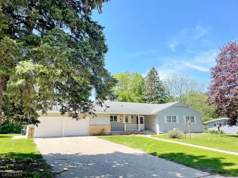 339 Spruce Dr E, Annandale, MN 55302