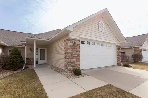 746 Briarwood Dr, Red Wing, MN 55066