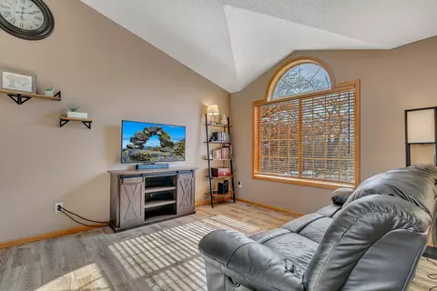 Living - 1907 Maple Ln, Saint Cloud, MN 56304 photo 3 of 5