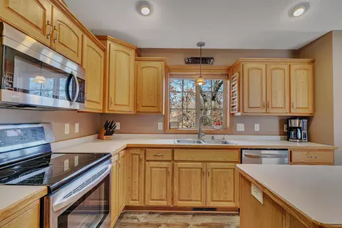 Kitchen - 1907 Maple Ln, Saint Cloud, MN 56304 photo 4 of 5