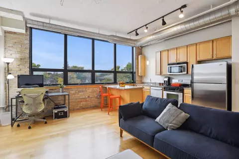1701 Madison St NE #305, Minneapolis, MN 55413
