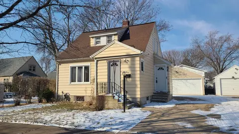 907 11th St NW, Austin, MN 55912