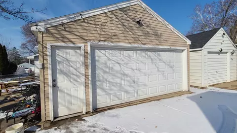 907 11th St NW, Austin, MN 55912 photo 4