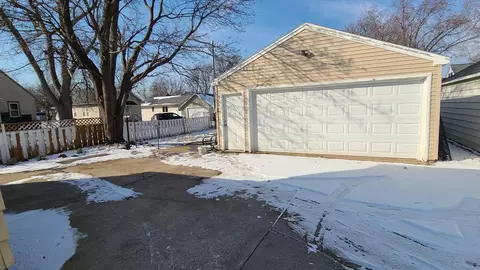 907 11th St NW, Austin, MN 55912 photo 5