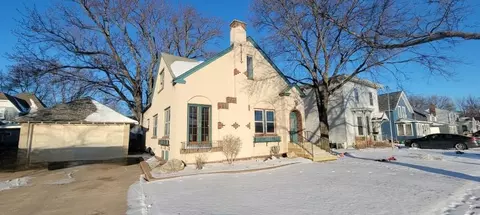 311 6th St, Jackson, MN 56143