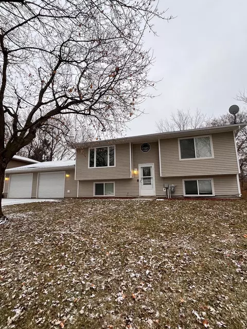 405 Kriesel Pl NE, Owatonna, MN 55060