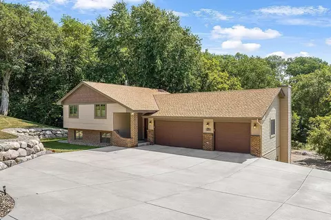 8951 154th St W, Prior Lake, MN 55372