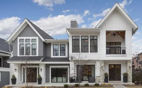 207 Walker Ave S, Wayzata, MN 55391