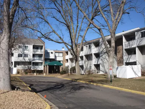 1601 N Innsbruck Dr #344, Fridley, MN 55432