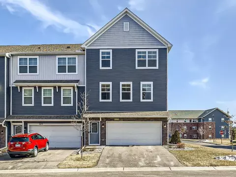 1679 Windigo Ln, Shakopee, MN 55379