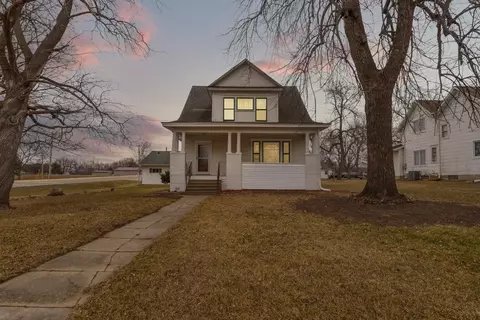 303 Broadway Ave S, New Richland, MN 56072