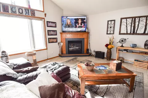 Living - 411 Sutton St, Argyle, MN 56713 photo 6 of 9