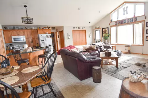 Living - 411 Sutton St, Argyle, MN 56713 photo 2 of 9