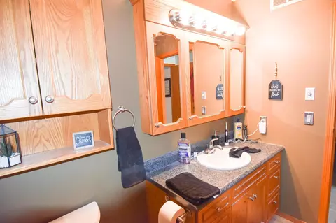 Bath - 411 Sutton St, Argyle, MN 56713 photo 3 of 4