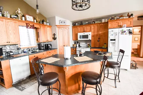 Kitchen - 411 Sutton St, Argyle, MN 56713 photo 3 of 4