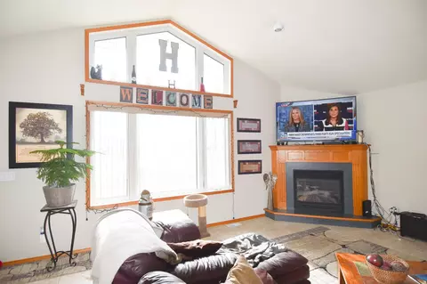 Living - 411 Sutton St, Argyle, MN 56713 photo 7 of 9