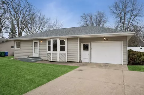 2904 9th Ave, Anoka, MN 55303