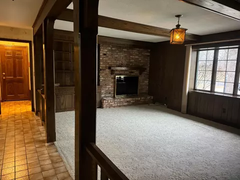 Living - 730 N Park Pl, Saint Cloud, MN 56301 photo 2 of 4
