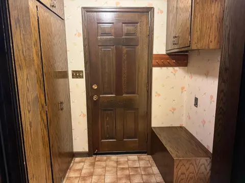 Entry Way - 730 N Park Pl, Saint Cloud, MN 56301 photo 6 of 7